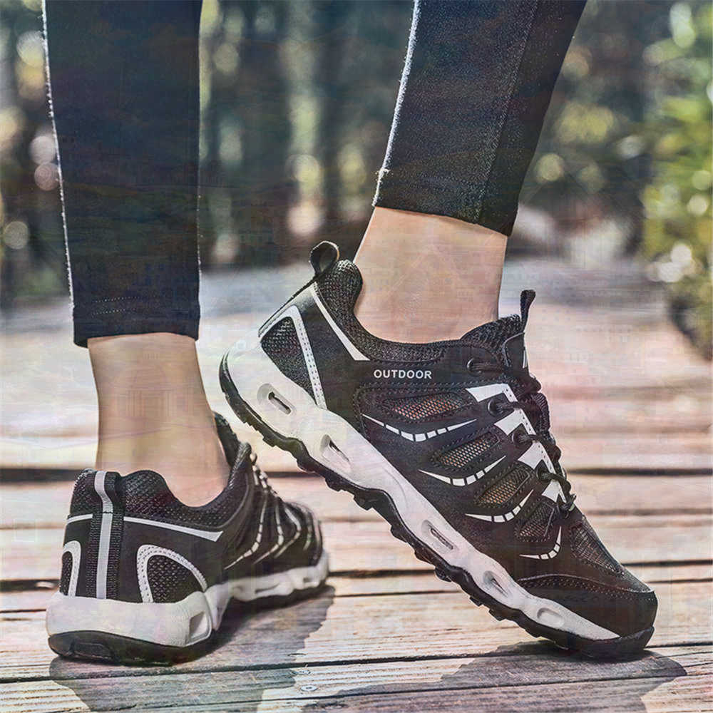 Sumer Round Tip Silver Sneaker - Vintage Collectible Stores recension och pris