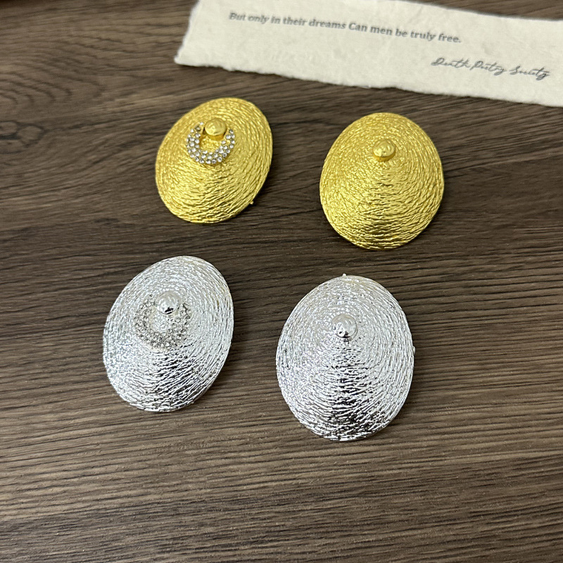 Exaggerated Vintage Metal Plat - Vintage Collectible Show recension och pris